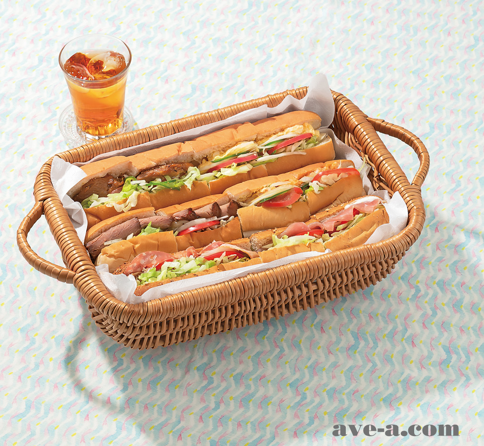 サブウェイのサンドイッチをカゴ盛りにして撮影。春のキャンペーン用に撮影