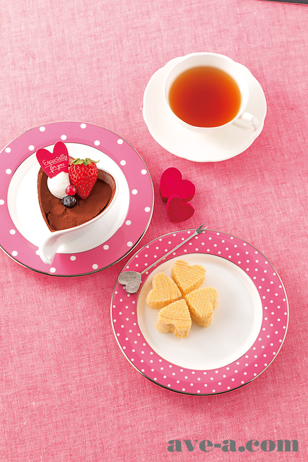 チョコレイトのカップケーキとハート型にしたバームクーヘン